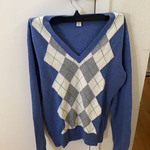 Argyle sweater in a beautiful blue white grey argyle pattern-size small